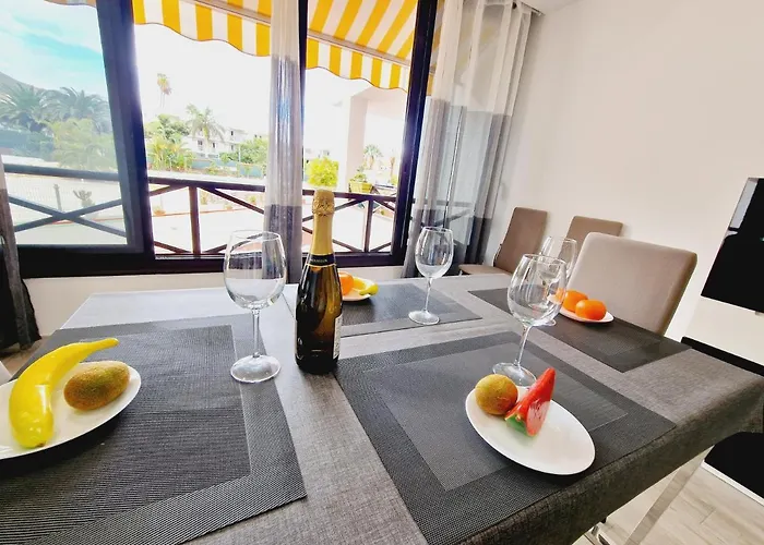 Luxury San Marino & Pool View 洛斯克里斯蒂亚诺斯